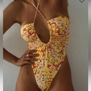 BRAND NEW Princess Polly Floral Yellow One Piece in Size 2